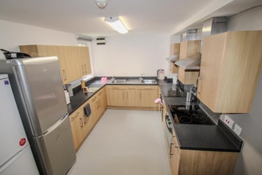 Ensuite - Silver - Image 17