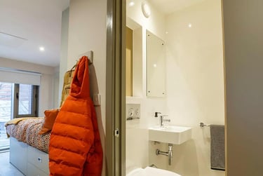 Classic Studio at COSMOS, 2 Moore Street, City Centre, Sheffield, S37HZ - Image 4