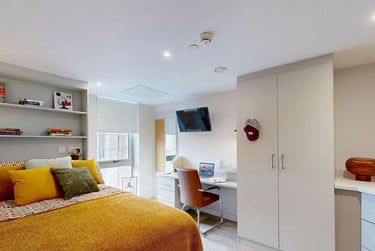 Cluster Accessible Studio at COSMOS, 2 Moore Street, City Centre, Sheffield, S37HZ - Image 3