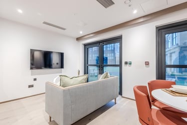 Large 2 Bedroom - Image 9