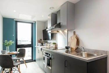 Premium 2 Bed Apartment at Zenith, Herbert Street, City Centre, Cardiff, CF104DG - Image 3