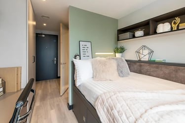 Ultra Premium 5 Bed Apartment at Zenith, Herbert Street, City Centre, Cardiff, CF104DG - Image 2