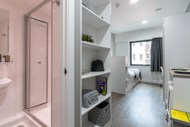 Deluxe Studio at AXO Kingston, 180-190 London Road, City Centre, Kingston, KT26QW - Image 1