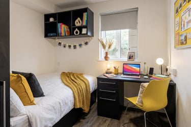 Premium Ensuite at Woodhouse Flats, St Marks Street, Woodhouse, Leeds, LS29EP - Image 1
