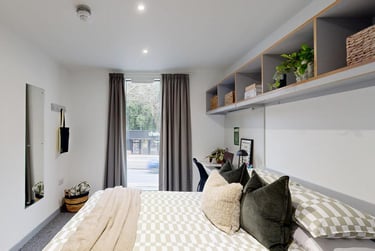Castle Boulevard Ensuite at Graystacks, 171 Castle Blvd, Dunkirk, Nottingham, NG71GY - Image 2