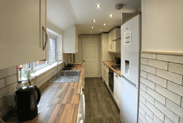 4 bed house, Gladstone Street, City Centre, Loughborough, LE111NR - Image 2