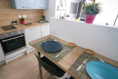 Deluxe 2 Bed Apartment at Orbital, Ilkeston Road, Canning Circus, Nottingham, NG73GE - Image 3