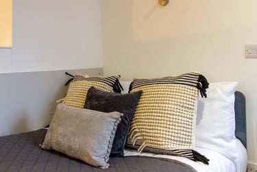 Deluxe Ensuite at Orbital, Ilkeston Road, Canning Circus, Nottingham, NG73GE - Image 2