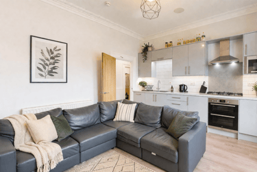 8 bed house, Fishponds Road, Greenbank, Bristol, BS56SE - Image 2