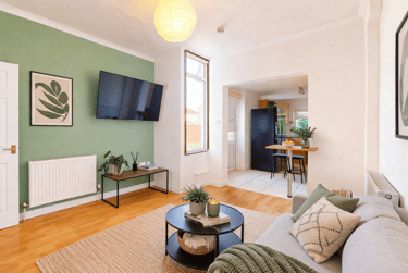6 bed house, Brentry Road, Stapleton, Bristol, BS162AB - Image 1