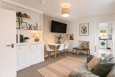 6 bed house, Fishponds Road, Speedwell, Bristol, BS163DT - Image 2
