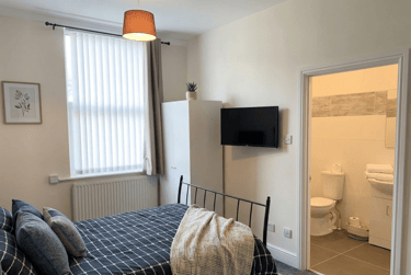 6 bed house, Ridgeway Terrace, Rampart Road, Leeds, LS62HU - Image 15