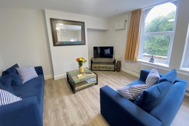 4 bed house, St James Crescent, Uplands, Mount Pleasant, Swansea, SA16DR - Image 1