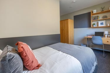 Classic Ensuite - Image 1