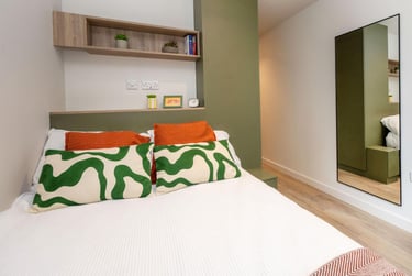 Platinum Ensuite - Image 2