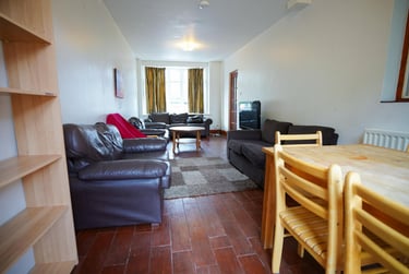 6 bed house, Westfield Drive, City Centre, Loughborough, LE113QJ - Image 3