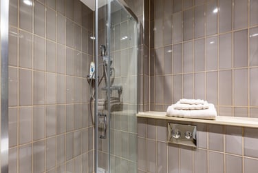 Excellent - Image 9