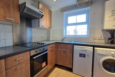 2 bed house, Wilmslow Road, Fallowfield, Manchester, M204NN - Image 2