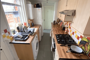 5 bed house, Edward Street, City Centre, Loughborough, LE111QF - Image 1