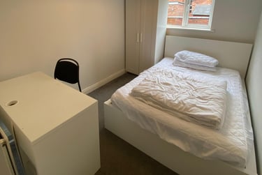 5 bed house, Edward Street, City Centre, Loughborough, LE111QF - Image 3