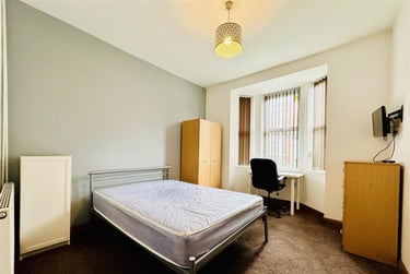 5 bed house, Midland Avenue, Lenton, Nottingham, NG72FD - Image 2