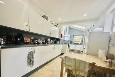6 bed house, Sherwin Grove, Lenton, Nottingham, NG72EZ - Image 2