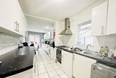 6 bed house, Harrington Drive, Lenton, Nottingham, NG71JJ - Image 4