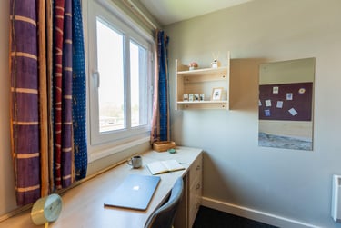 Bronze En Suite at St Peters Court, Midland Way, Lenton, Nottingham, NG73EU - Image 3