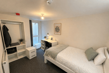 7 bed house, Merthyr Street, Cathays, Cardiff, CF244JL - Image 1