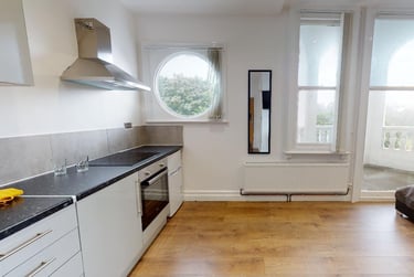 9 bed house, London Road, Victoria Park, Leicester, LE21ND - Image 3