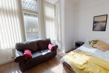 11 bed house, London Road, Victoria Park, Leicester, LE21ND - Image 1