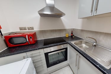 11 bed house, London Road, Victoria Park, Leicester, LE21ND - Image 2