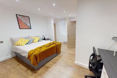 13 bed house, London Road, Victoria Park, Leicester, LE21ND - Image 8