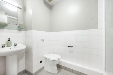 Classic Plus Ensuite at Curzon House, Curzon Street,, City Centre, Nottingham, NG31DJ - Image 5