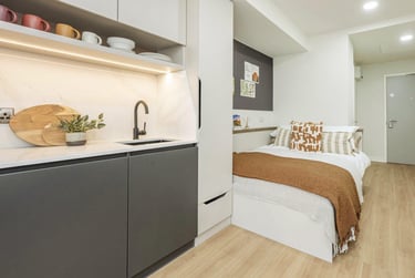 Standard Studio Plus - Image 1