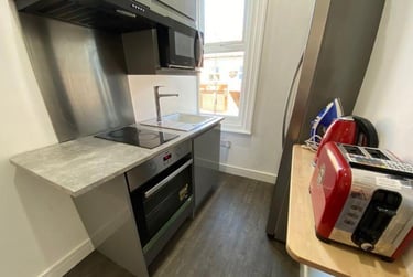 2 bed house, 2, Sharrow, Sheffield, S118NX - Image 1