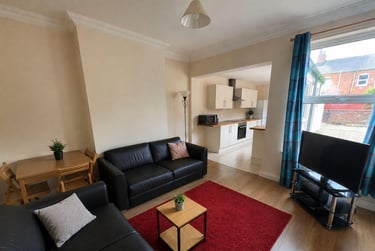 5 bed house, Gresham Street, West End, Lincoln, LN11PZ - Image 2