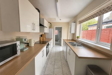 5 bed house, Gresham Street, West End, Lincoln, LN11PZ - Image 1