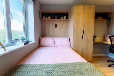 Gold En Suite at St Peters Court, Midland Way, Lenton, Nottingham, NG73EU - Image 3