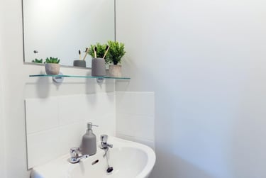 Gold En Suite at St Peters Court, Midland Way, Lenton, Nottingham, NG73EU - Image 15