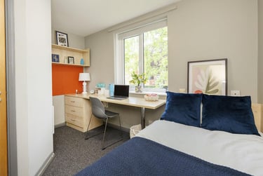 Classic Ensuite at Calthorpe Court, Pershore Road, Edgbaston, Birmingham, B57QF - Image 2