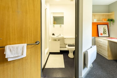 Classic Ensuite at Calthorpe Court, Pershore Road, Edgbaston, Birmingham, B57QF - Image 8
