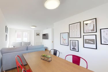 4 bed house, Goods Yard Close, City Centre, Loughborough, LE115EB - Image 2