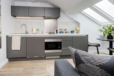 Sky Light Plus Studio at Headrow Court, Park Cross Street, Hyde Park, Leeds, LS12QJ - Image 5