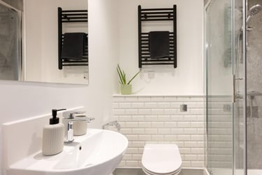 Sky Light Plus Studio at Headrow Court, Park Cross Street, Hyde Park, Leeds, LS12QJ - Image 8