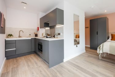 Superior Studio at Headrow Court, Park Cross Street, Hyde Park, Leeds, LS12QJ - Image 5