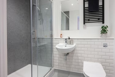 Superior Studio at Headrow Court, Park Cross Street, Hyde Park, Leeds, LS12QJ - Image 6