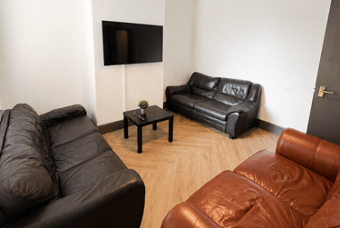 6 bed house, Storer Road, City Centre, Loughborough, LE115EH - Image 2