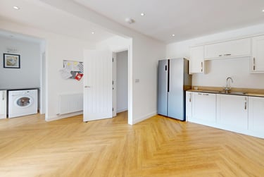 6 bed house, Derwent Drive, City Centre, Loughborough, LE113RJ - Image 4