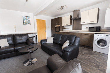 6 bed house, Packe Street, City Centre, Loughborough, LE113EZ - Image 1